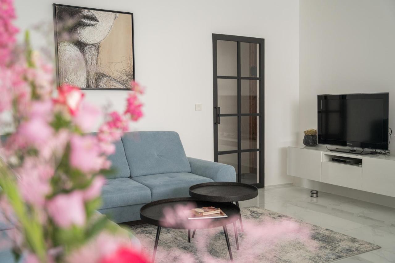 Blue Yvey Apartment Турут Екстериор снимка